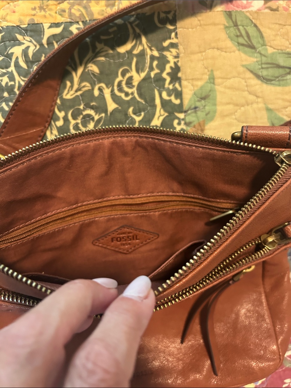 Fossil Rustic Brown Leather Crossbody Bag - Picture 3 of 4